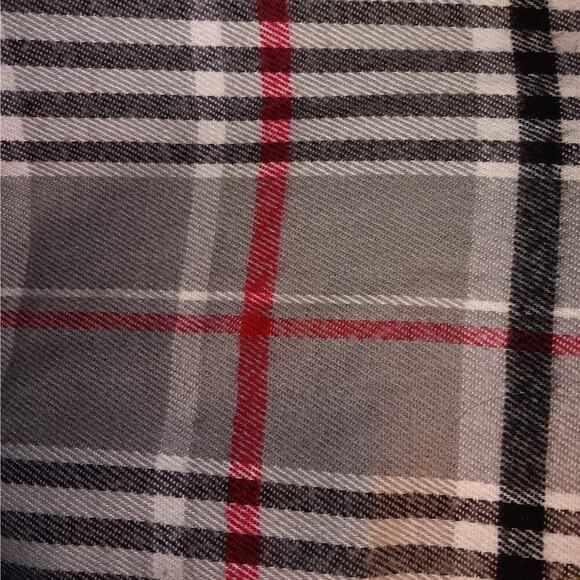 EUC Soft Gray Black Red Unisex Scarf - Picture 2 of 2